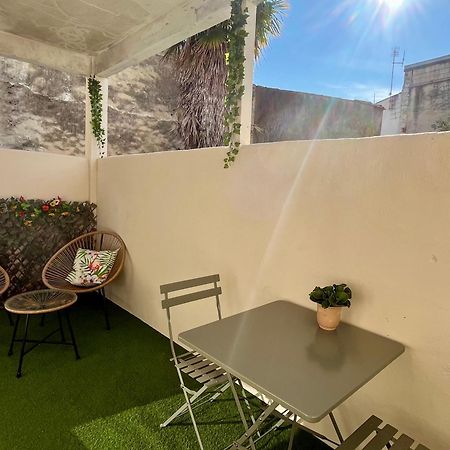Escapade Vintage Avec Terrasse En Centre Historique Apartment La Rochelle  Exterior photo